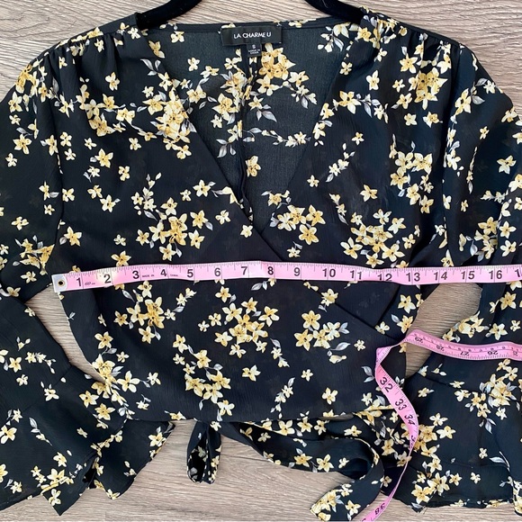 Black Floral Crop Top - Small - Picture 8 of 12